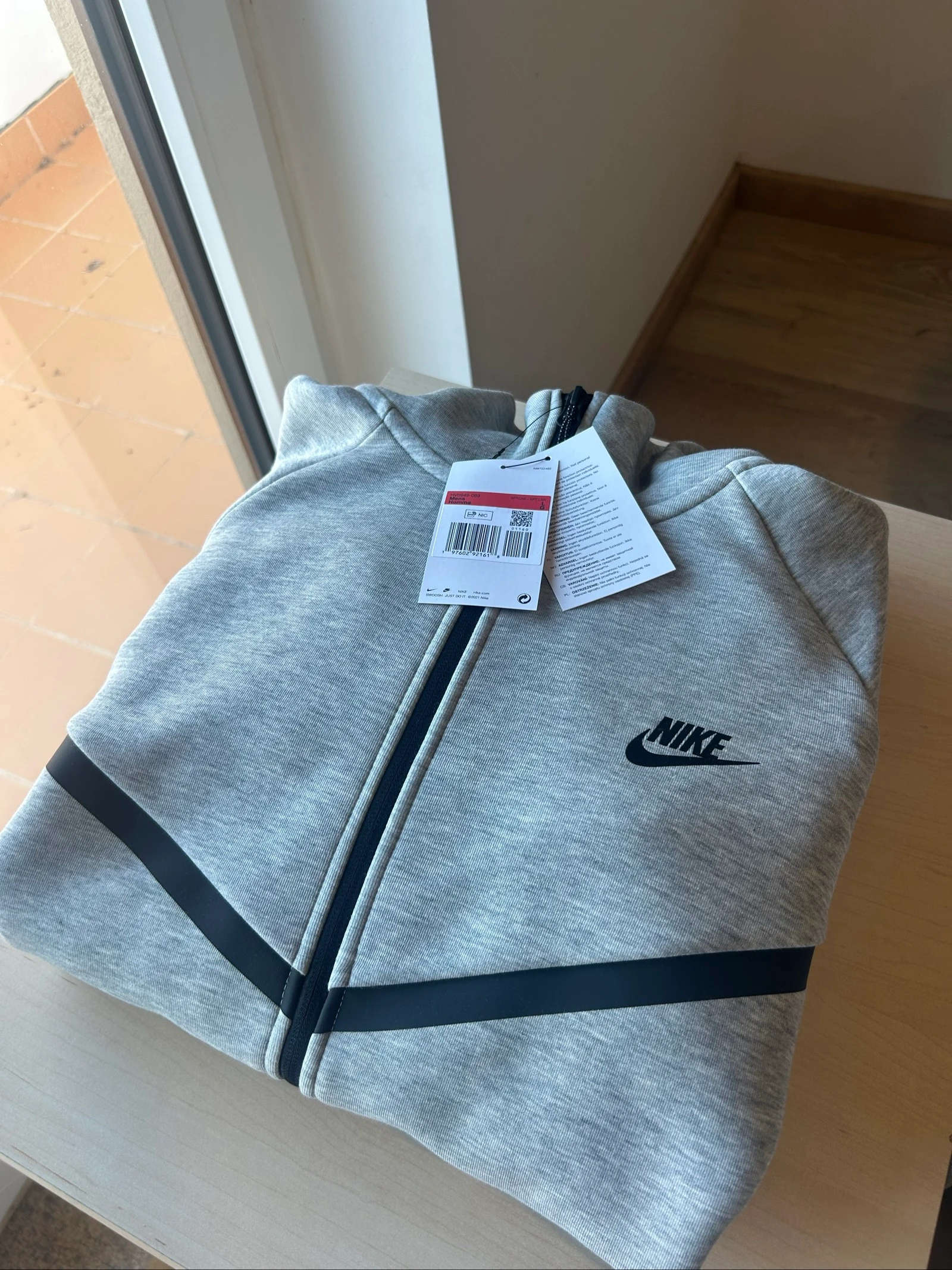 Nike Tech Fleece Cinzento – Tamanho L | Novo | Preço Imbatível